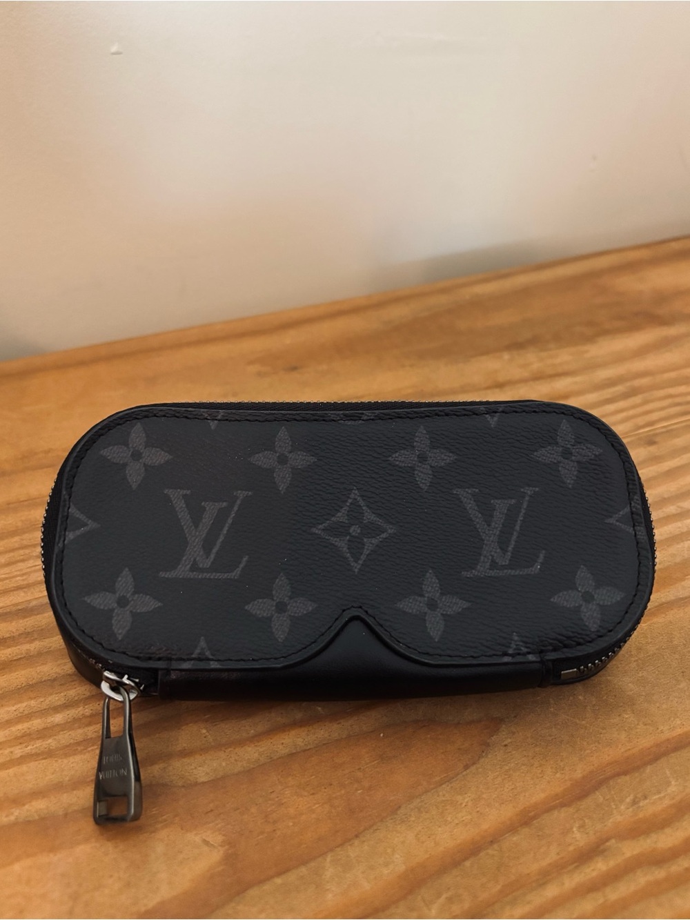 Louis Vuitton Monogram Eclipse Black Zip Sunglasses Pouch - Picture 2 of 5
